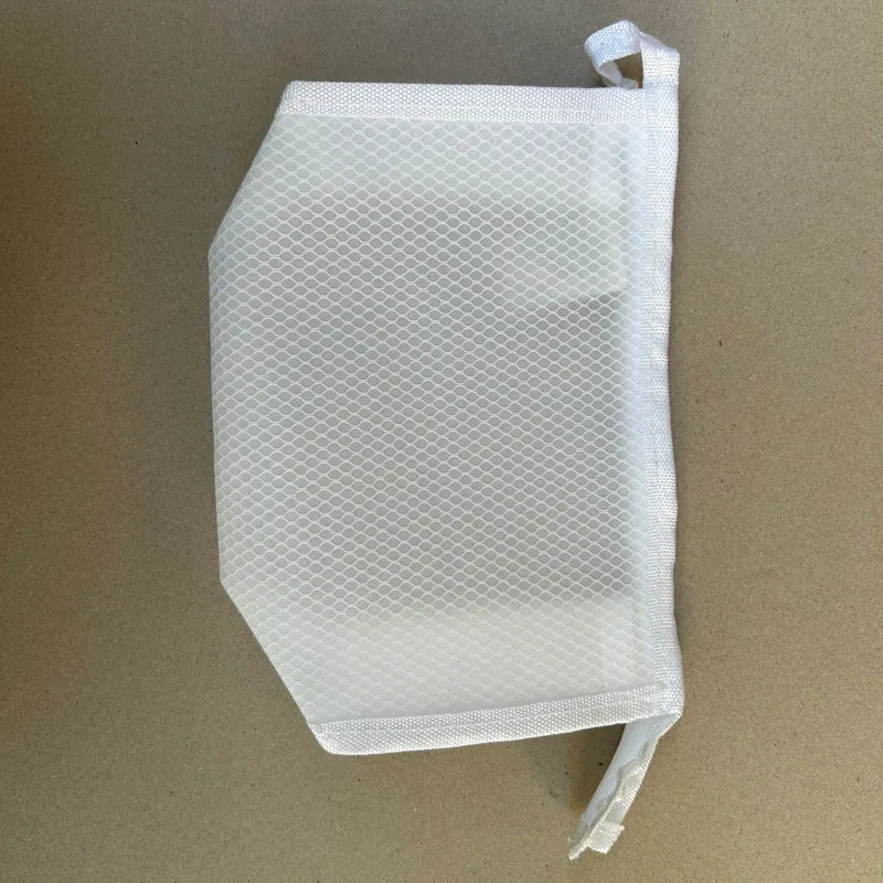 Paano hatulan ang kalidad ng malinaw na mga cosmetic bag